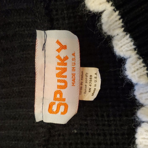 Spunky Vintage Cat In Window Design Black Sweater, Size Large - Picture 6 of 7